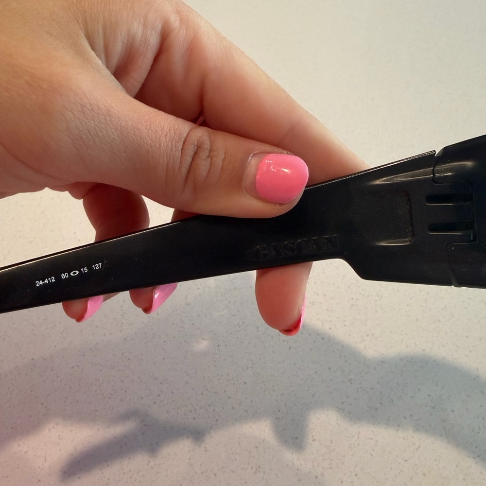 Oakley Gascan Sunglassess - Picture 4 of 4